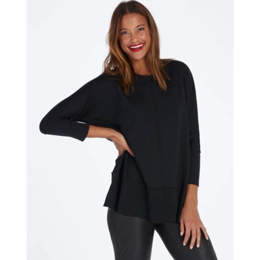 SPANX 
Perfect Length Top, Dolman 3/4 Sleeve in Very Black Size XS